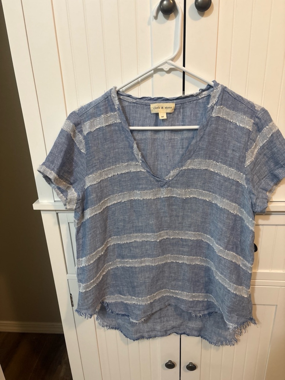 Cloth & Stone Chambray Frayed Stripe Boho Top Size M Anthropologie - Picture 1 of 3